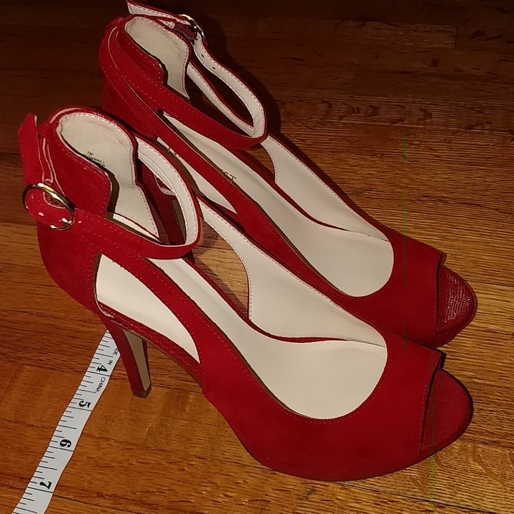 Nine West Red Suede Peep Toe high heels - Picture 6 of 8